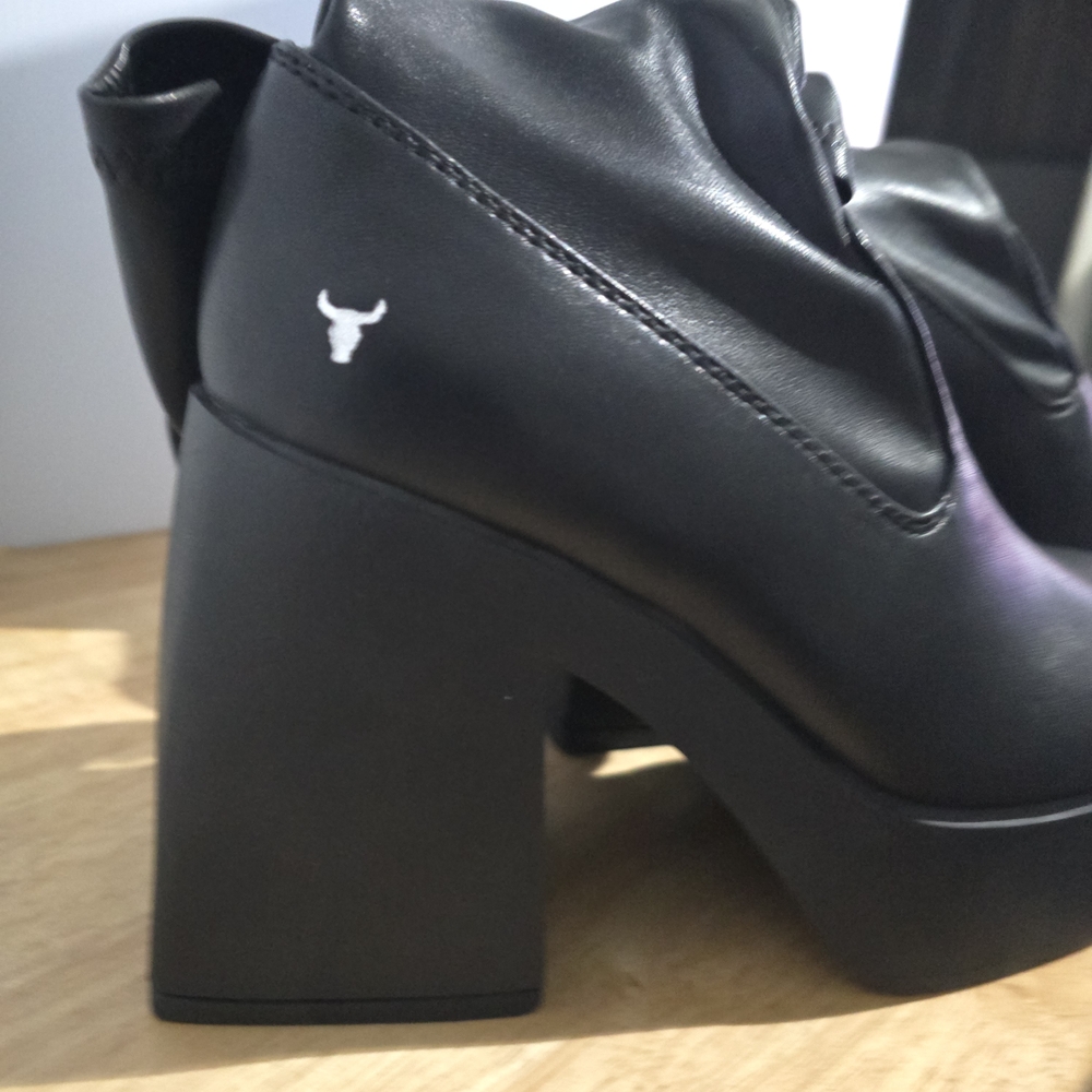 Windsor Smith Black Knee-High Platform Heeled Boots - Picture 13 of 14
